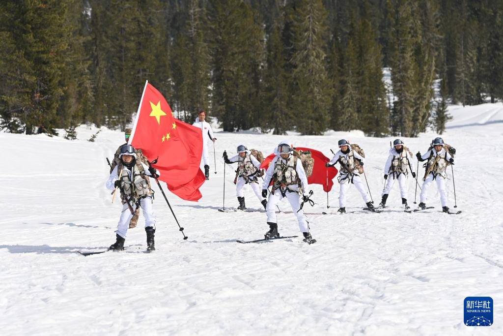 林海雪原育“血狼”——第78集团军某旅参加“萨彦岭行军”比赛记事(图13)