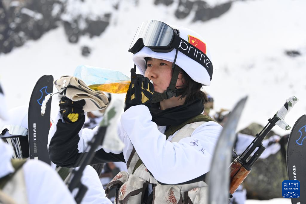 林海雪原育“血狼”——第78集团军某旅参加“萨彦岭行军”比赛记事(图15)