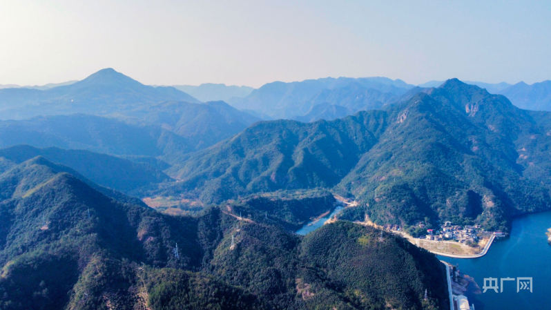 福建：加快建设美丽中国先行示范省 城市空气优良天数比例985%(图1)